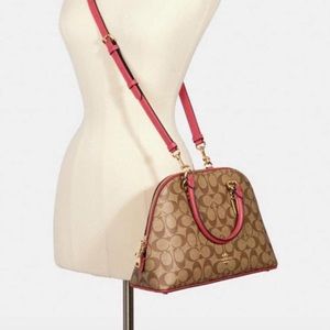 Coach purse new !!!